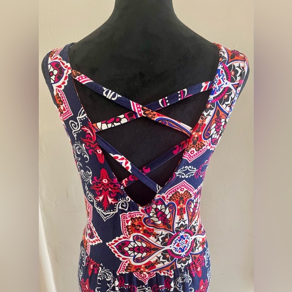 Loveappella Red and Navy Floral Maxi Dress with Back Detail - Picture 4 of 4